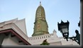 imposanter Turm eines Tempels in Bangkok