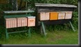 orangene Post in Estland, ein Postkasten für 5 Familien